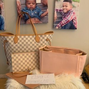 Neverfull MM Damier Azur Rose Ballerine Interior